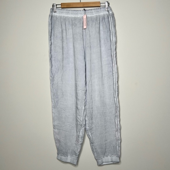 Victoria's Secret Pants - 43. NWT Victorias Secret Uniquely Washed Joggers